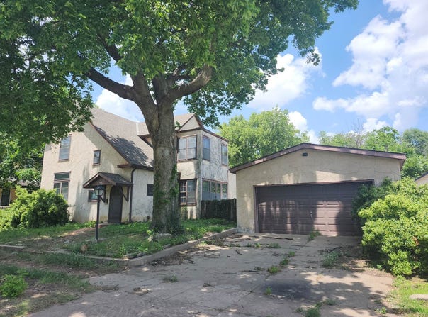 715 W Harvey Ave, Wellington, KS 67152