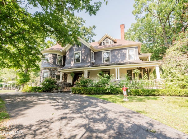 321 Guy Park Avenue, Amsterdam, NY 12010