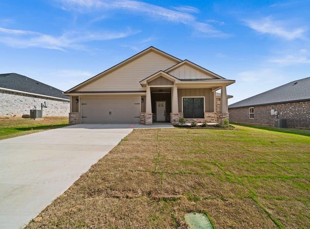 16221 Crossing Circle, Lindale, TX 75771
