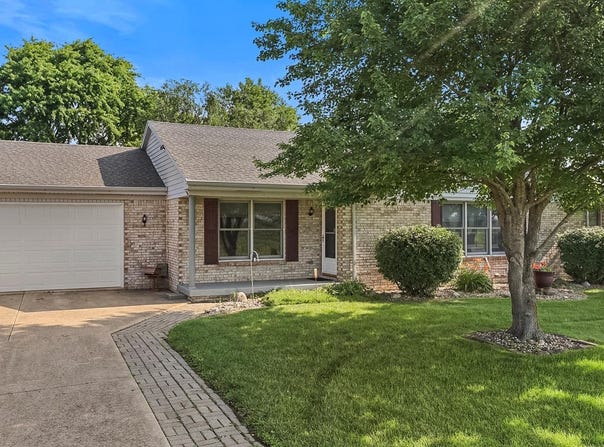 608 E Oaks Road, Urbana, IL 61802