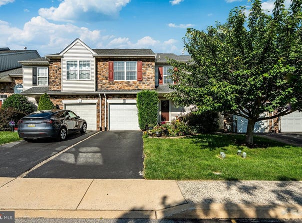 817 ROSEHILL DRIVE, KING OF PRUSSIA, PA 19406