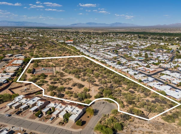 505 W Belltower Drive, Green Valley, AZ 85614