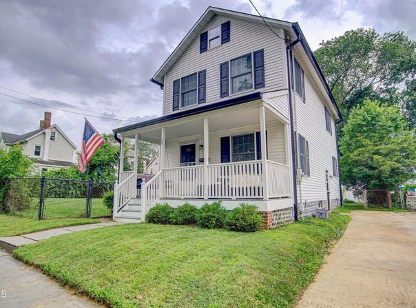 30 Yard Avenue, Freehold, NJ 07728