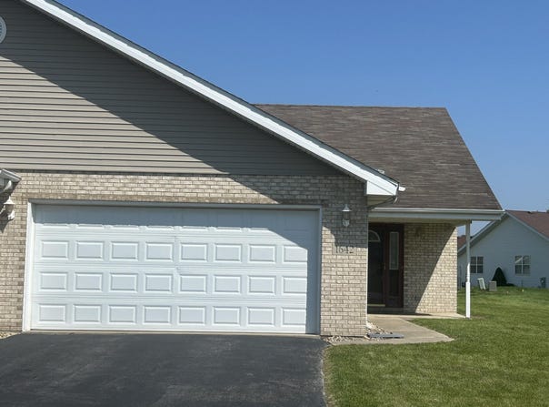 1642 Flag Court, Crown Point, IN 46307