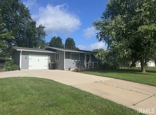 840 S Curry Pike, Bloomington, IN 47403