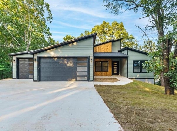 4 Oniell  LN, Bella Vista, AR 72715