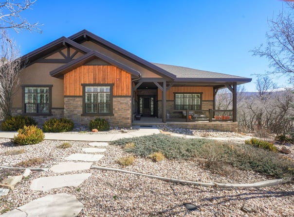 82 N MEADOW Dr N, Springville, UT 84663