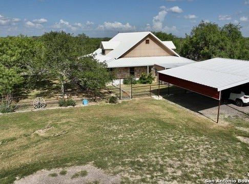 571 FM 799, George West, TX 78022
