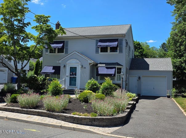 35 Hendrickson Place, Fair Haven, NJ 07704