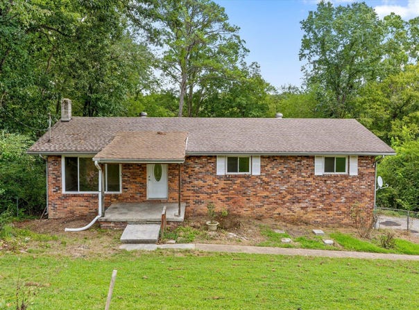 1128 Iris Drive, Rossville, GA 30741
