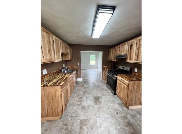 14 B Avenue, Windsor, VA 23487