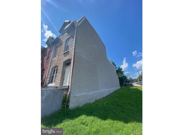 153 WALNUT STREET, READING, PA 19601