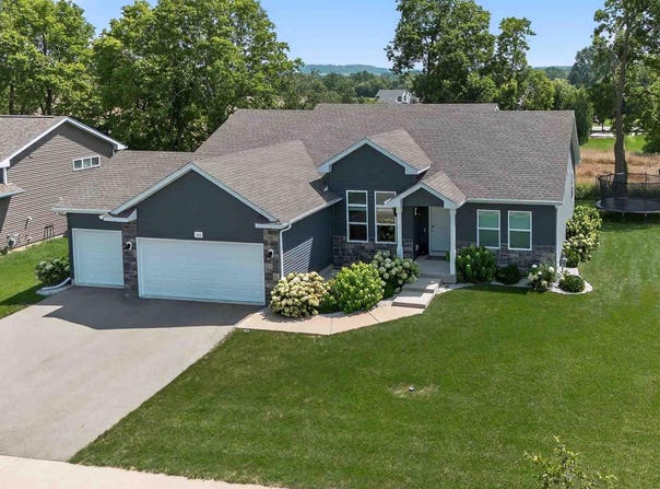 100 Brooke Drive, Belleville, WI 53508