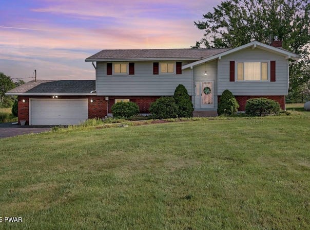 1528 Mount Cobb Road, Jefferson Township, PA 18436