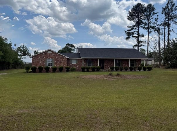 43 Victory Dr, Douglas, GA 31533