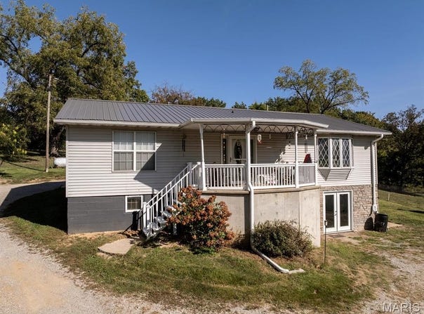 12746 Thornberry Road, New London, MO 63459