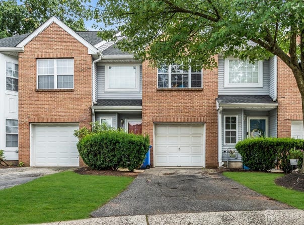 219 Hidden Woods Court, Piscataway, NJ 08854