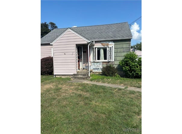 6551 Hamilton Drive, Evans, NY 14047
