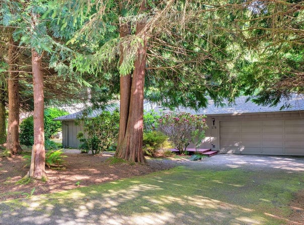 178 SW The Pines, Depoe Bay, OR 97341