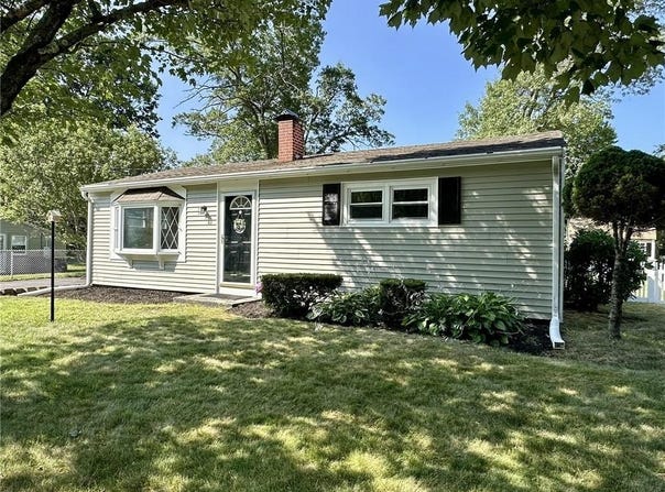 17 Rondeau Road, Bellingham, MA 02019