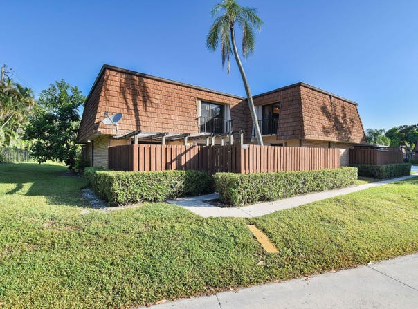 2406 24th Lane, Greenacres, FL 33463