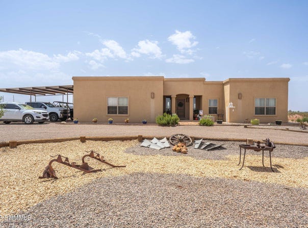 48 Poindexter Road, Tularosa, NM 88352