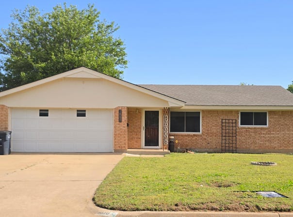 3030 Brooks Dr, Enid, OK 73701