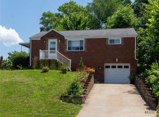 539 Barbara Dr, Baldwin Boro, PA 15227