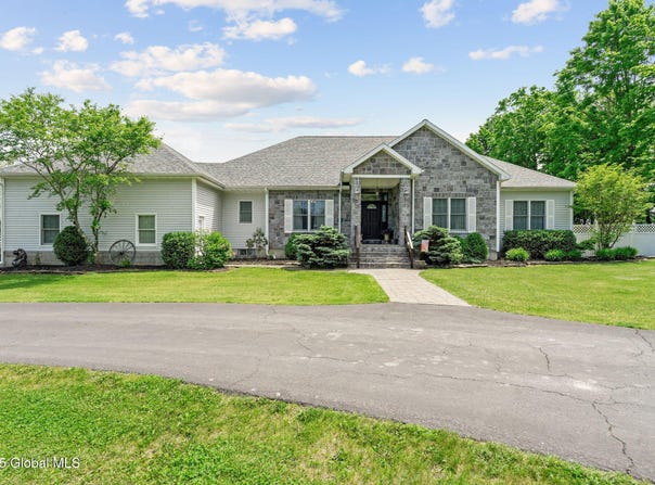 168 Quaker Street, Pittstown, NY 12094