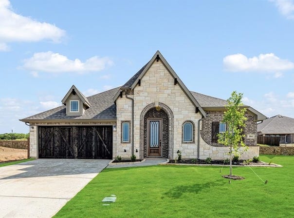 304 Alina Street, Burleson, TX 76028