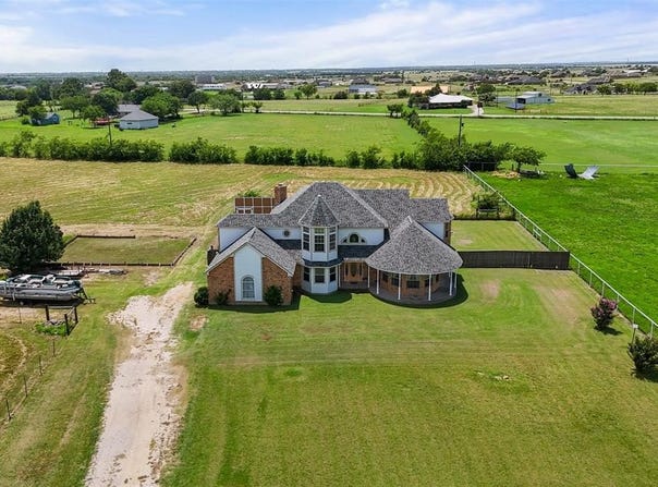 304 Southview Court, Krum, TX 76249