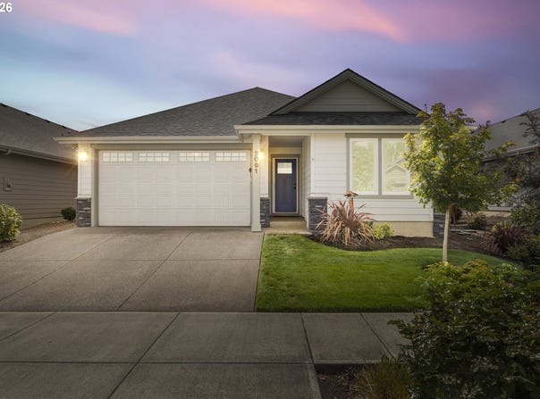 2061 SE ACADEMY St, Dallas, OR 97338