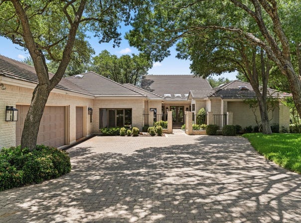 59 STILLMEADOW DR, The Hills, TX 78738