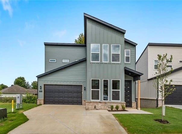 1304  SW Journey  LN, Bentonville, AR 72713