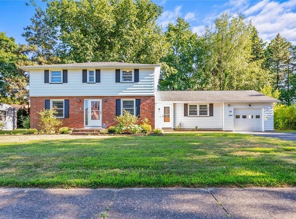 45 Seaford Drive, Irondequoit, NY 14617