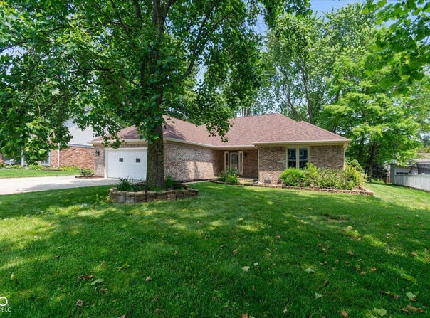 180 Hollowview Drive, Noblesville, IN 46060