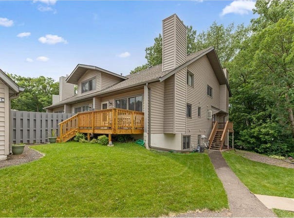 5496 E Brenner Pass, Fridley, MN 55432