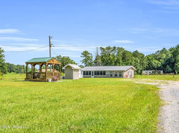 3624 Highway 43 N, Picayune, MS 39466
