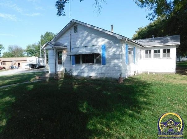 504 2nd ST, Whiting, KS 66552