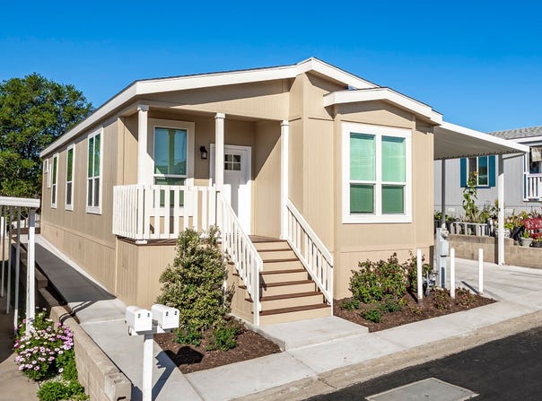 1120 E Mission Road, Fallbrook, CA 92028