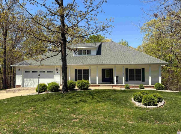 718 Marina Village Dr., Grand Rivers, KY 42045