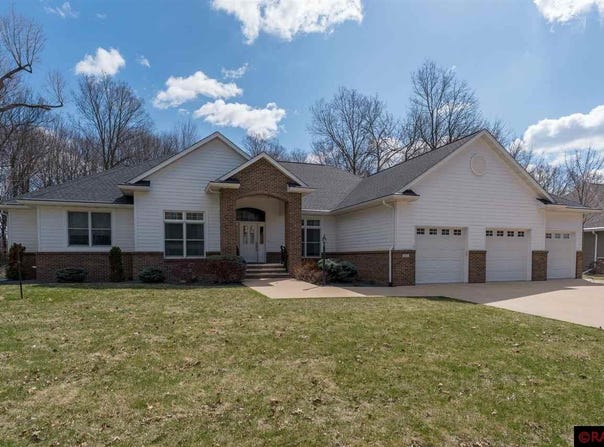 417 Diamond Creek Road, Mankato, MN 56001