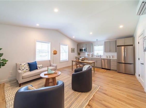 32 Exchange Street, East Greenwich, RI 02818