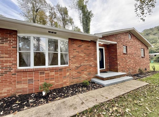 644 Central Avenue, South Williamson, KY 41503