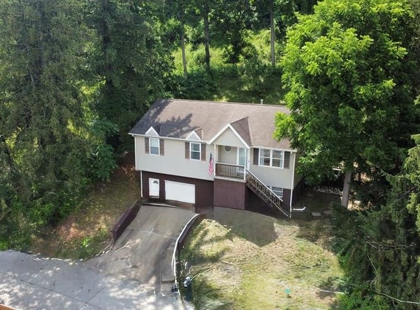 7 CORLISS TERRACE, Wheeling, WV 26003