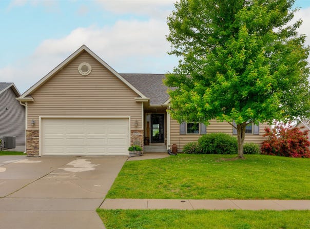 1324 Joshua Circle SE, Bondurant, IA 50035