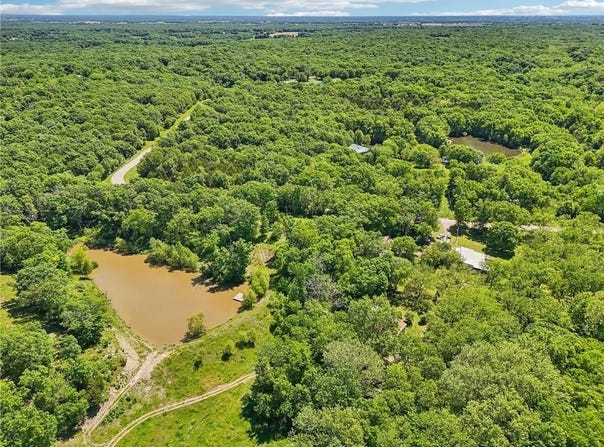 828 SE 601 Road, Leeton, MO 64761