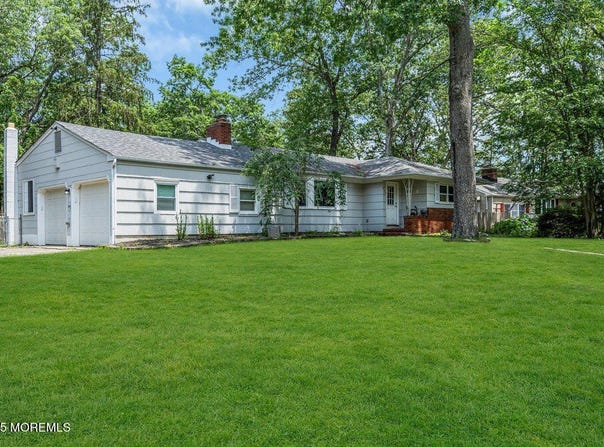 424 Colleen Court, Toms River, NJ 08755