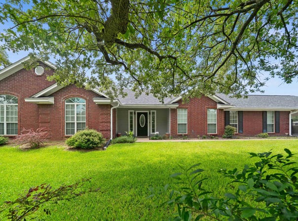 306 Brentwood Drive, Athens, TX 75751