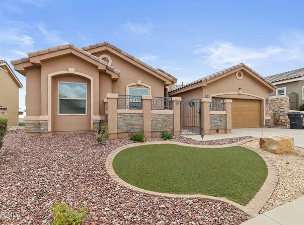737 Colonial Bluff Street, El Paso, TX 79928